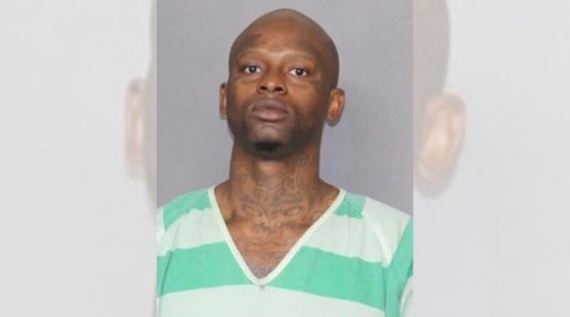 Texas escaped inmate considered armed and dangerous after psychiatric hospital break