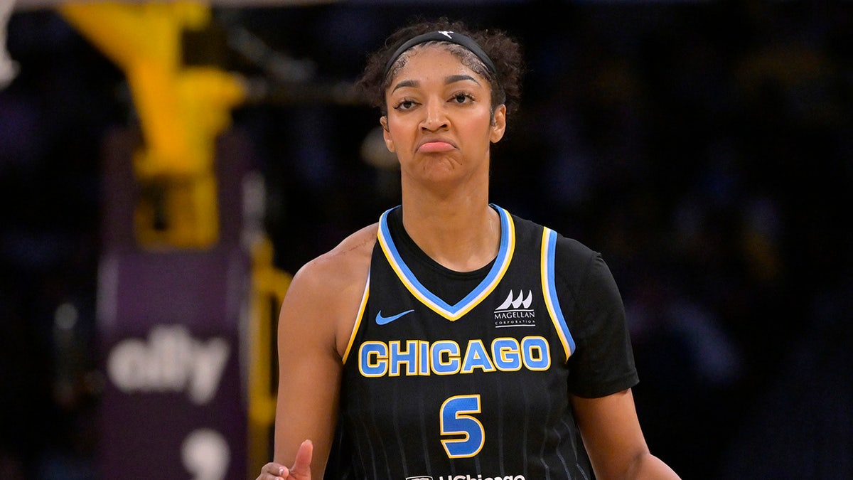 Angel Reese extends double-double streak with season-high 24 points in Sky’s win over Sparks