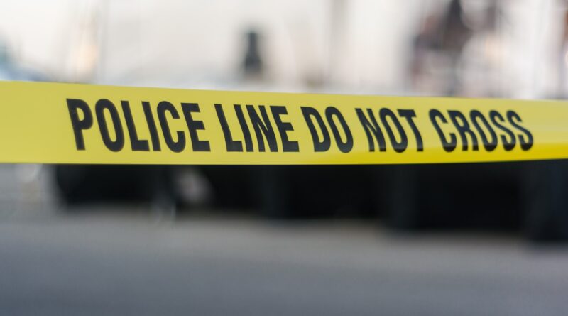 2 Milwaukee police officers shot, suspect at large
