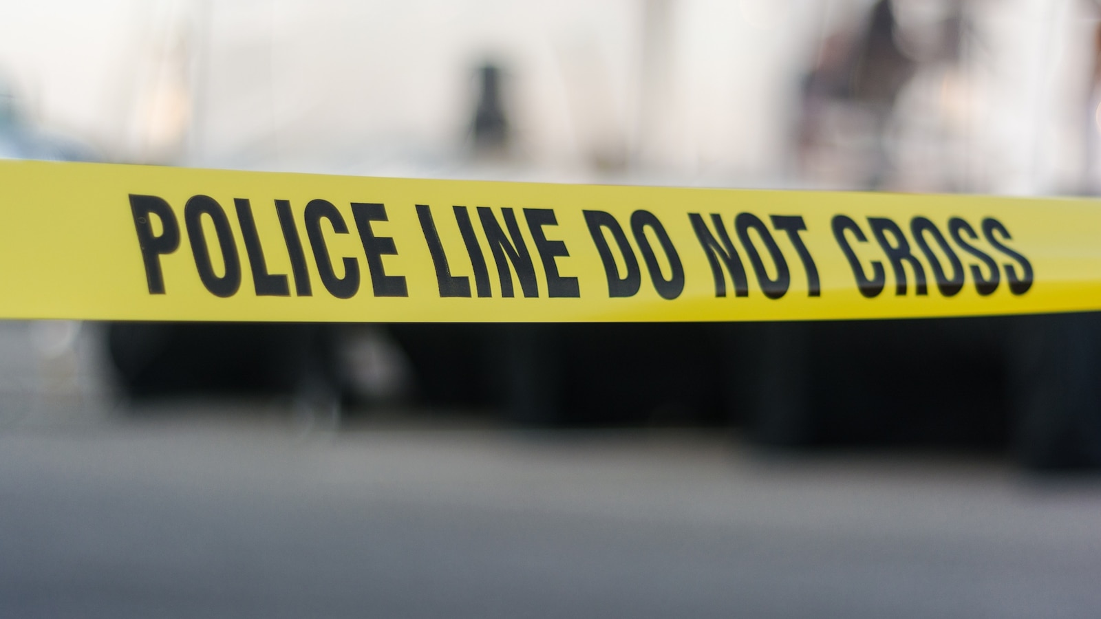 2 Milwaukee police officers shot, suspect at large
