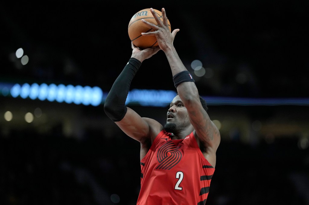Deandre Ayton headed to free agency after surprise Trail Blazers buyout