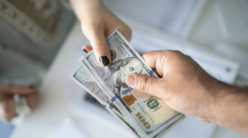 Dear Abby: My girlfriend doesn’t want me spending money on my kids