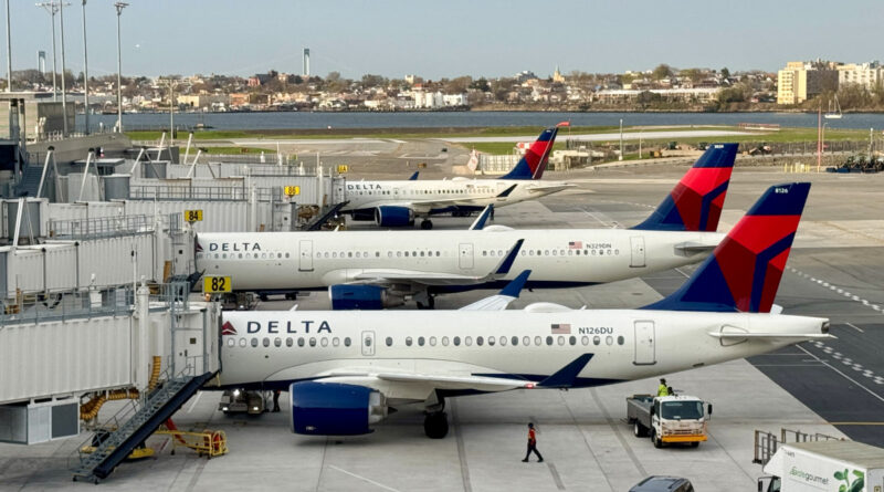 Delta Airlines Cancels Almost 1,000 Flights