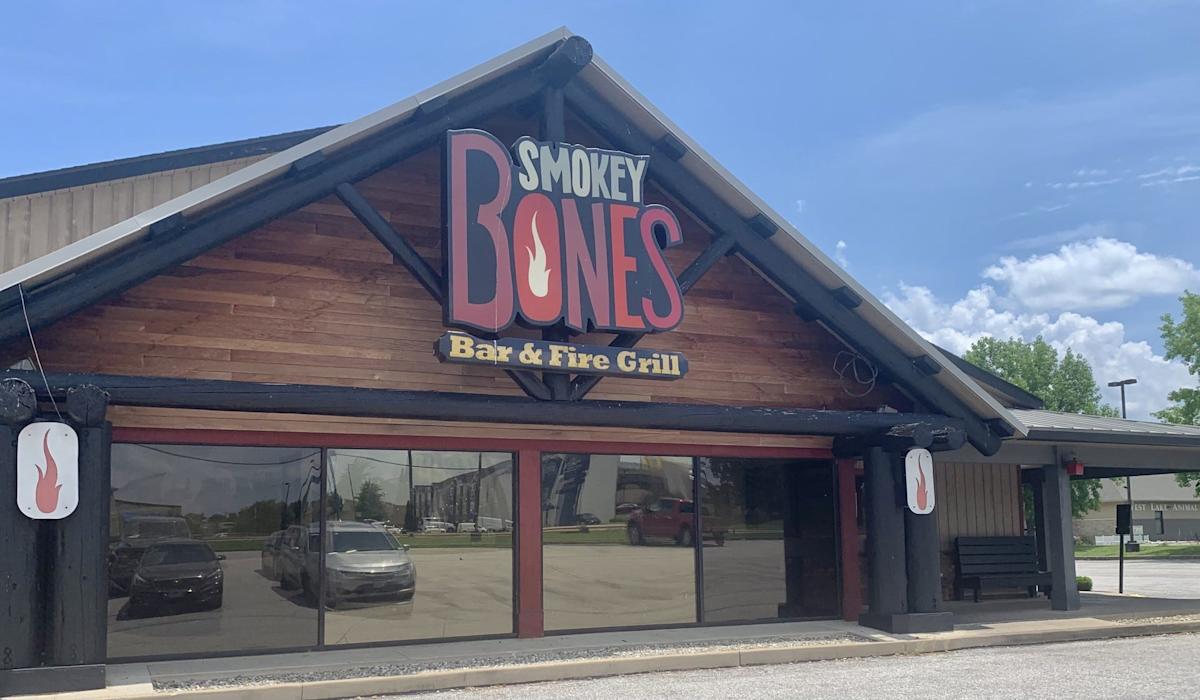 Dozens of Smokey Bones restaurants will be rebranded. Which locations are being impacted?