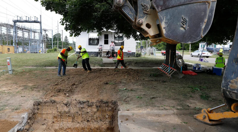Flint’s still-unfinished lead pipe replacement serves as cautionary tale to other cities