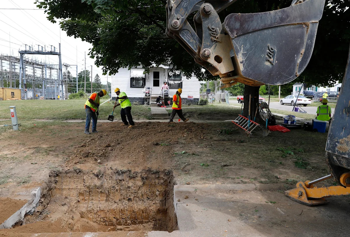 Flint’s still-unfinished lead pipe replacement serves as cautionary tale to other cities