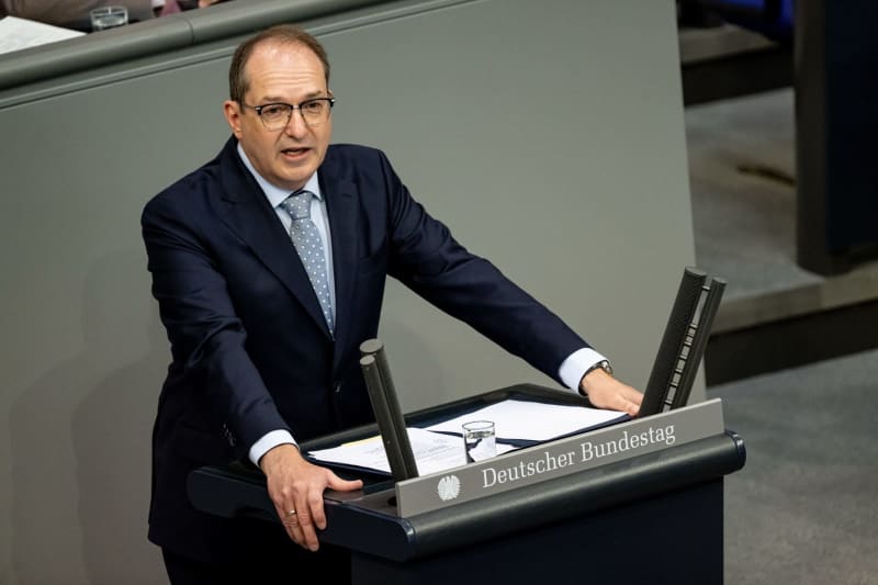 German interior minister visits Israel for talks with Netanyahu, Katz