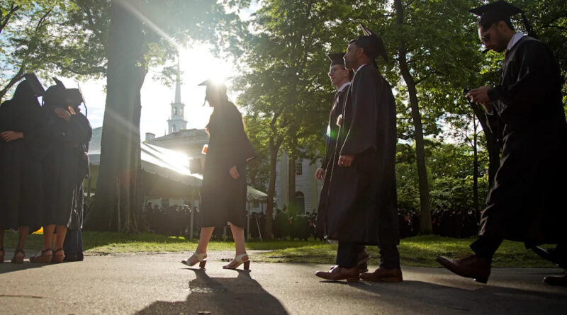 House Republicans proposed to diminish a federal grant for students. Campus leaders want the Senate to save it.