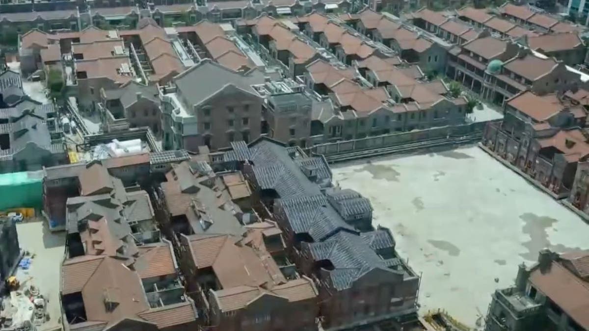 How 432 robots are relocating a 7,500-ton historic building