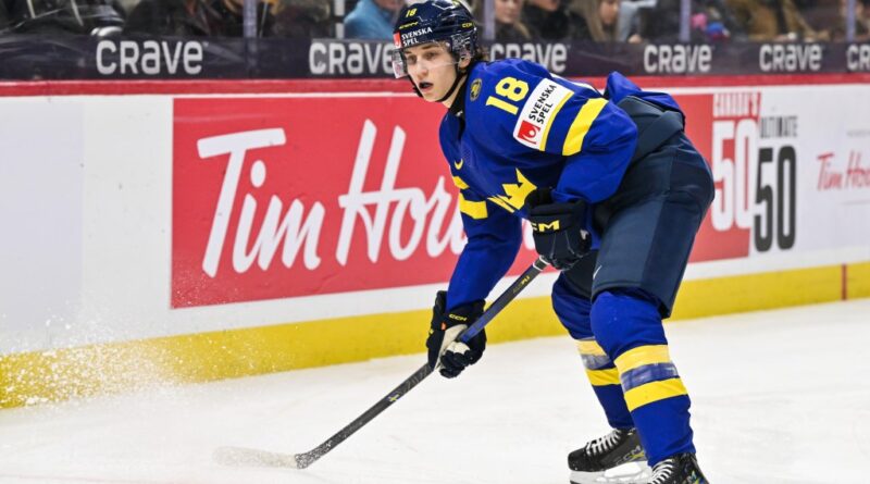 Islanders pick Victor Eklund, Kashawn Aitcheson as they beef up roster in NHL draft first round