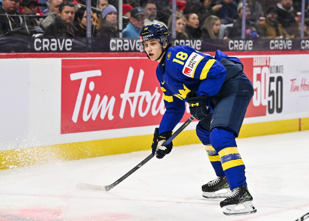 Islanders pick Victor Eklund, Kashawn Aitcheson as they beef up roster in NHL draft first round
