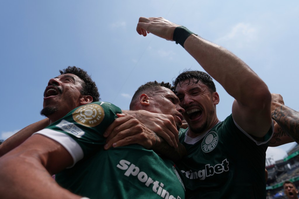 Palmeiras books spot in Club World Cup quarterfinals with win over rival Botafogo