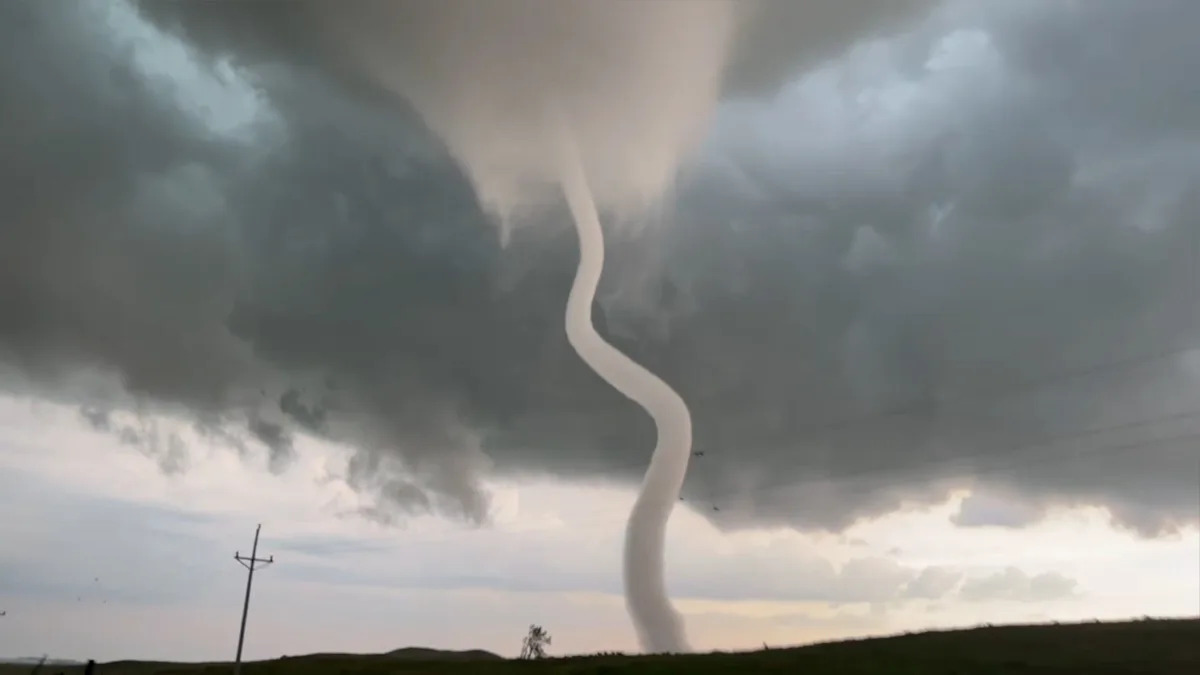 Stormchasers Capture Stunning South Dakota Tornadoes