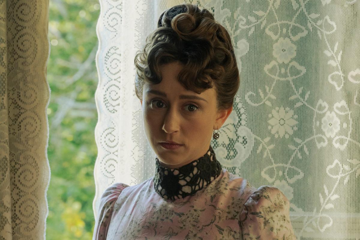 Taissa Farmiga Breaks Down Gladys Russell’s “Total Heartbreak” in ‘The Gilded Age’ Season 2 Episode 3: “One of the Saddest Feelings in the World”