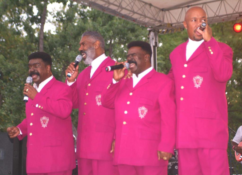 Walter Scott Jr., founding member of R&B group ‘The Whispers,’ dead at 81 after cancer battle