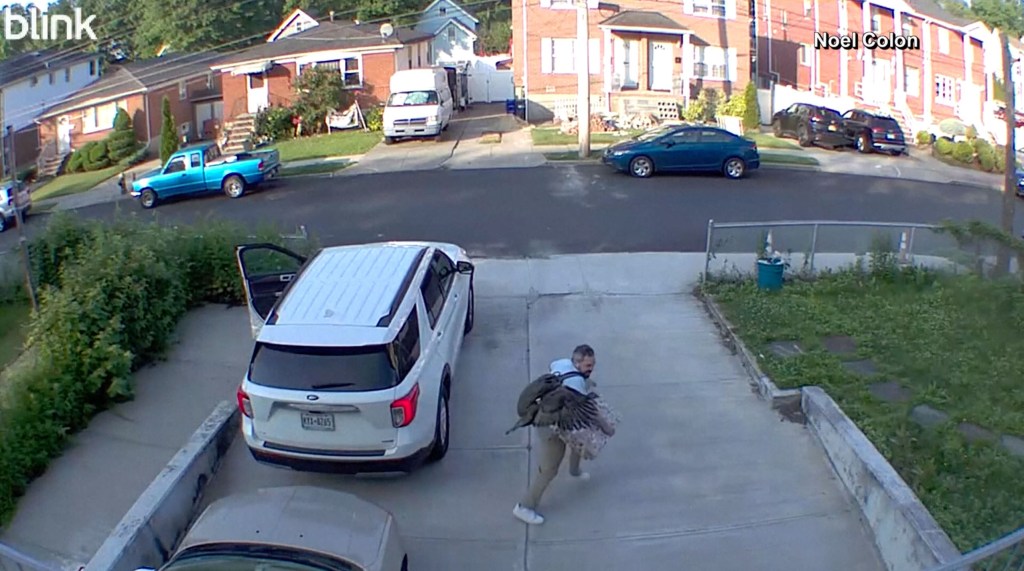 ‘Freaked out’ Staten Islander chased by furious turkey in wild driveway showdown caught on camera