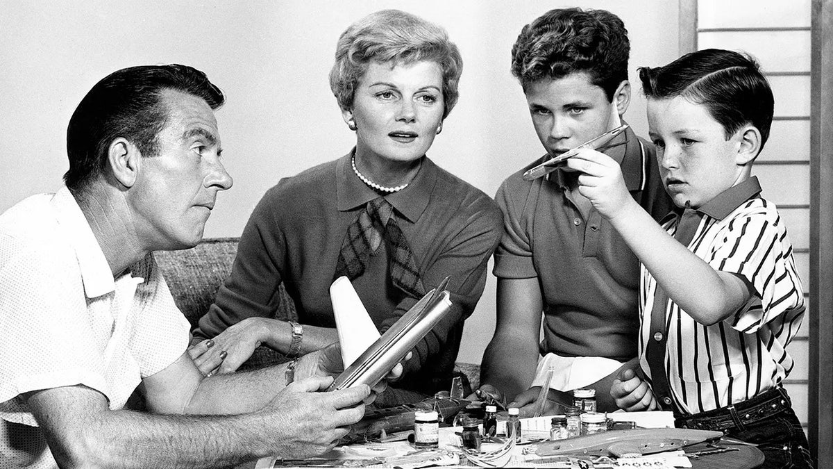 ‘Leave It to Beaver’ star Jerry Mathers says minister TV dad kept cast ‘on the straight and narrow’