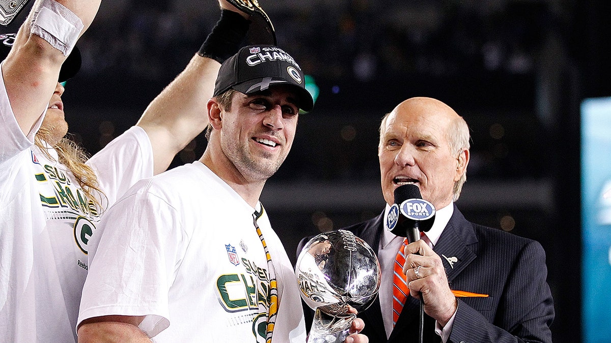 Aaron Rodgers offers olive branch to Terry Bradshaw after legendary QB’s harsh words