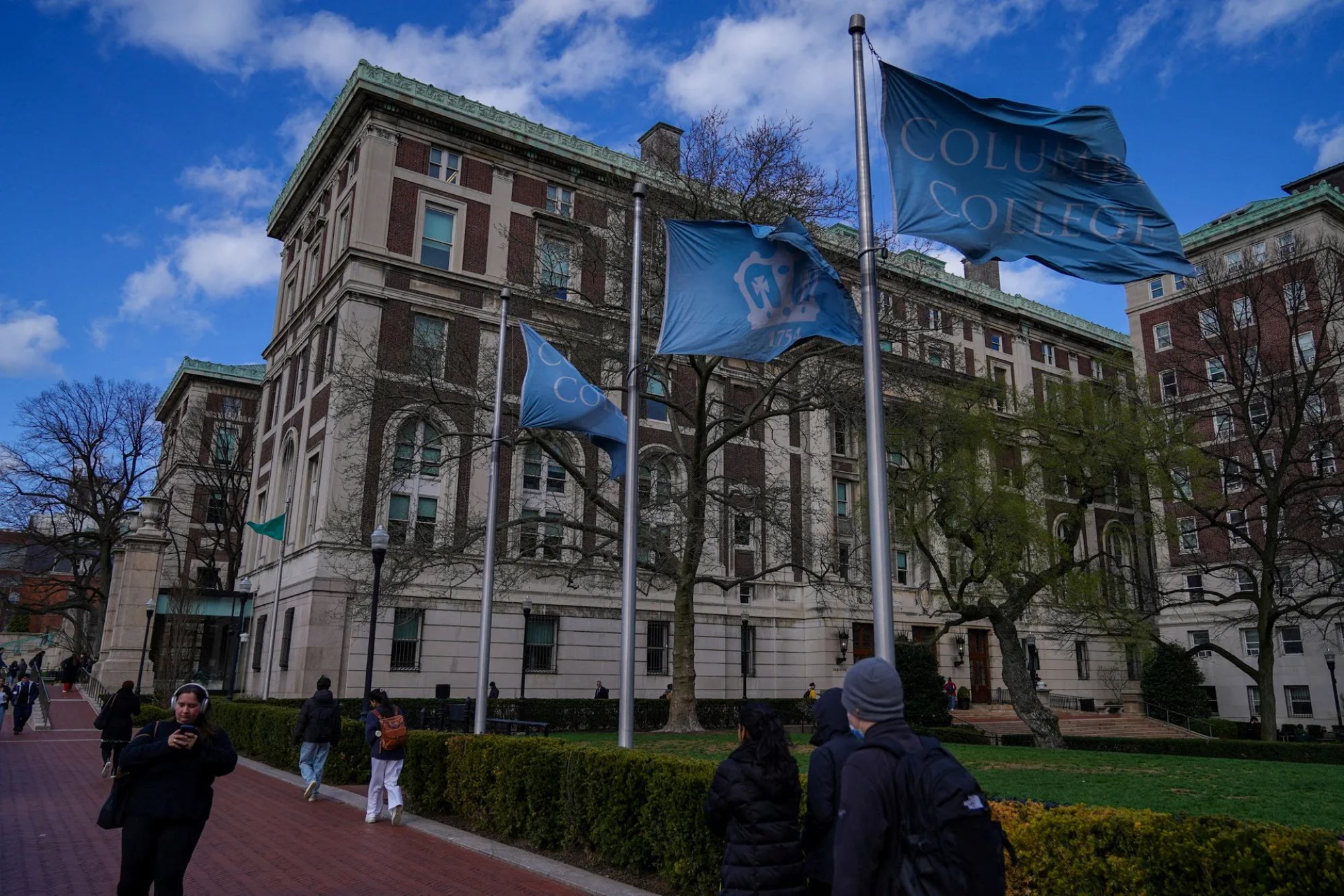 College admissions meets ‘Survivor’ in creepy new appraisal that rewards groupthink