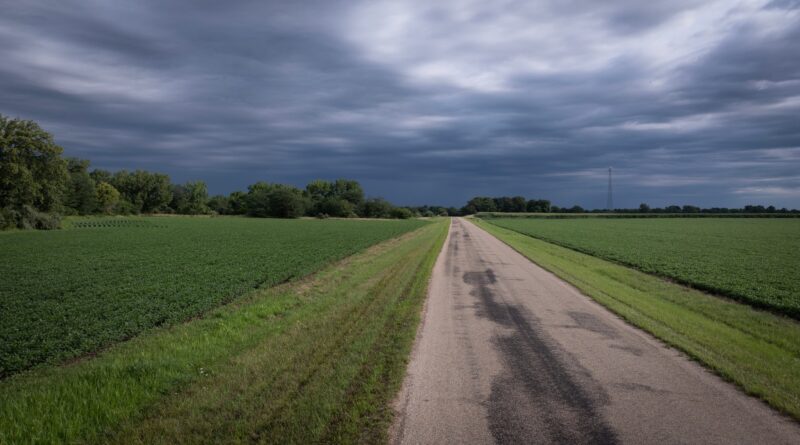 Destructive thunderstorms hit the Midwest as extreme heat dome puts 165 million in danger