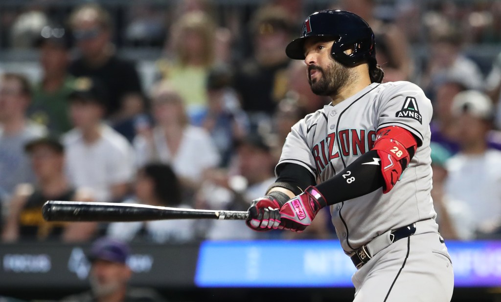 Diamondbacks get major Eugenio Suarez injury update as MLB trade deadline looms