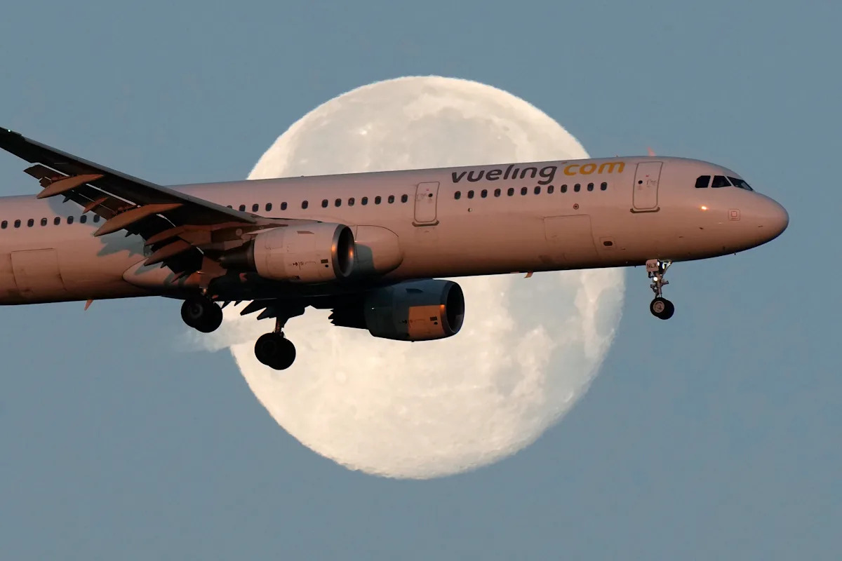 French authorities investigate if Jewish passengers were removed from flight due to religion