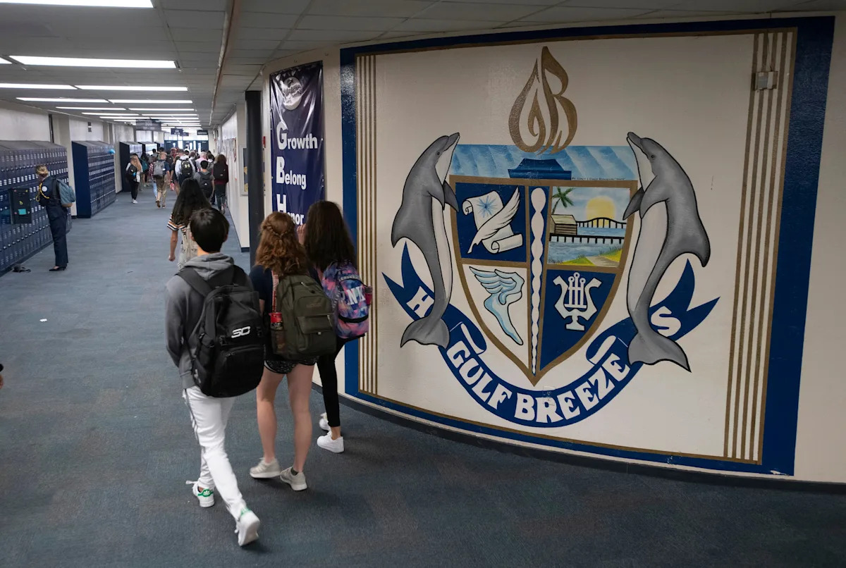 Gulf Breeze High School teacher arrested for alleged romantic relationship with student