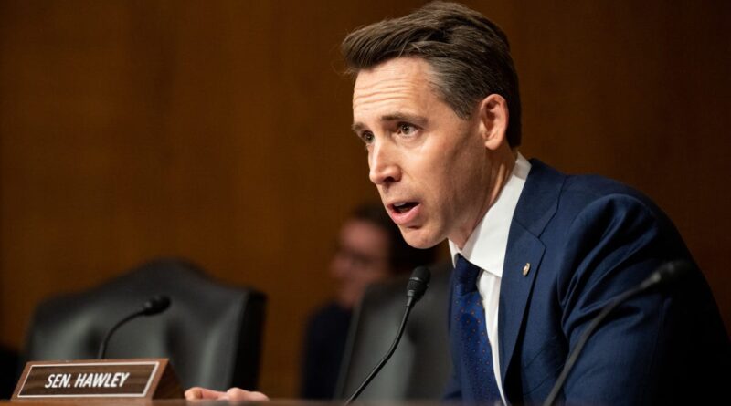 Congressional stock trading ban passes through committee as Hawley denies reports of White House pushback