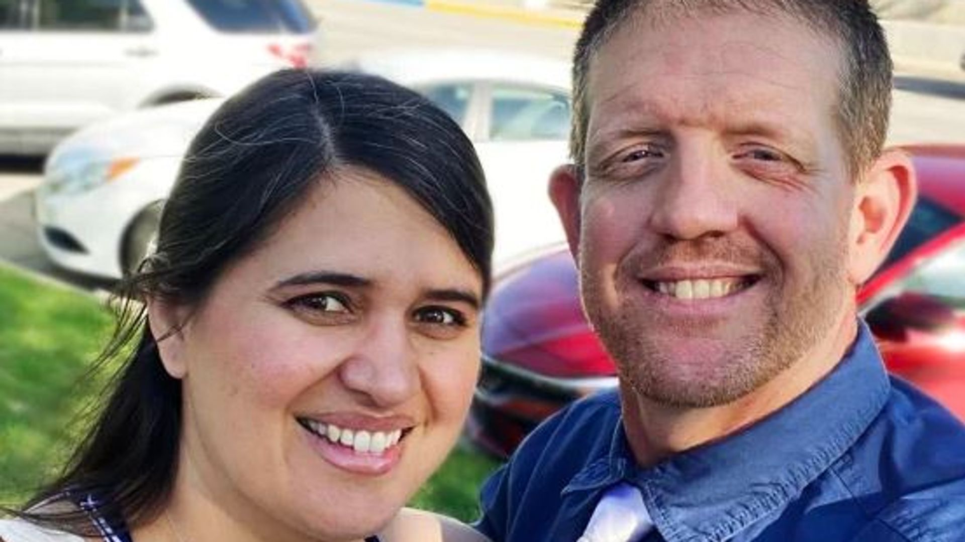 Manhunt after couple hiking with their children killed in Arkansas park