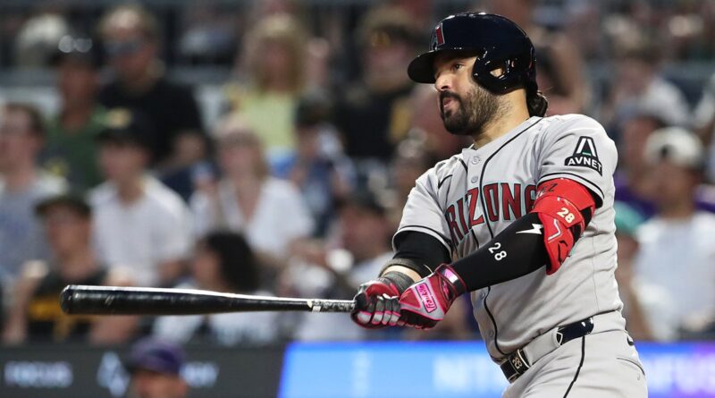 Mariners to acquire slugger Eugenio Suárez from D’Backs: reports
