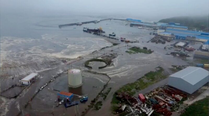 One of the largest earthquakes ever recorded strikes off coast of Russia and more top headlines
