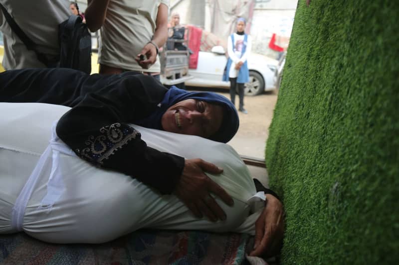 Palestinian reports: Dozens killed in Israeli strikes on central Gaza