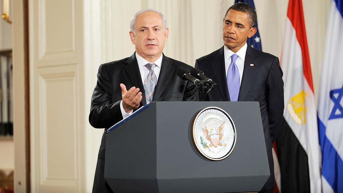 ‘Pod Save America’ Obama bros want to see Democrats totally cut off aid to Israel