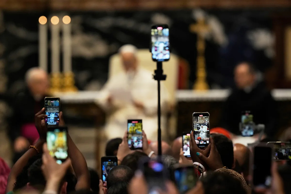 Pope Leo XIV gets rock star’s welcome at Catholic influencer festival