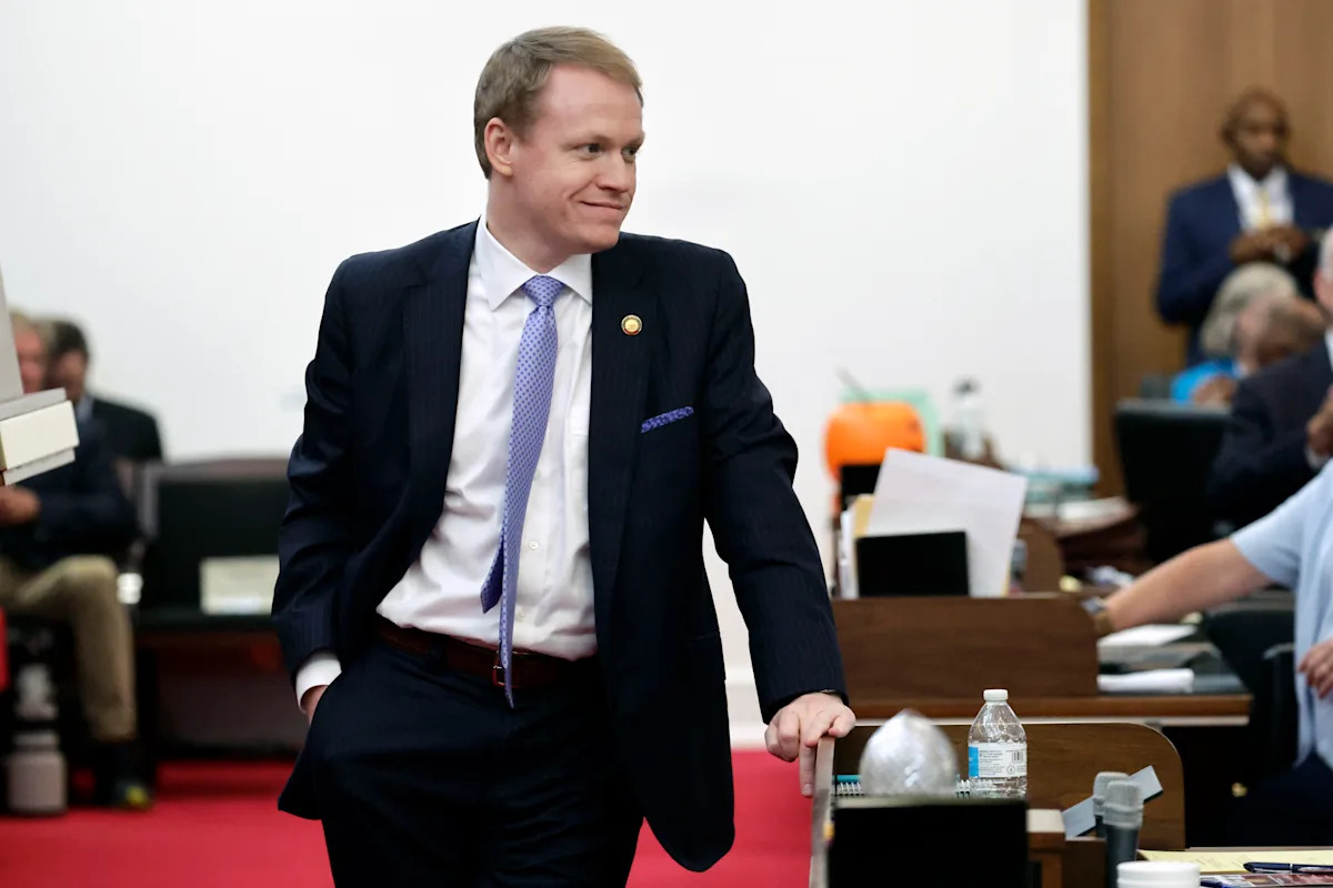 Some North Carolina Democratic lawmakers break from party to pass Republican priorities