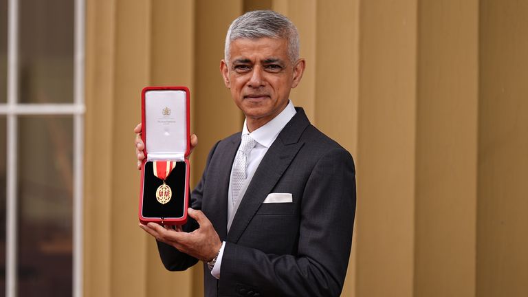 Trump reignites row with ‘nasty’ Sadiq Khan as Starmer responds