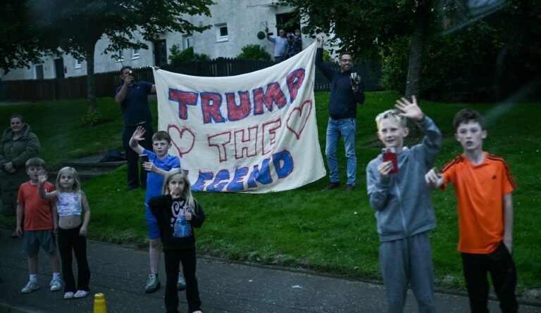Trump to hit Scottish links as protesters set to rally