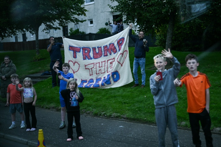 Trump to hit Scottish links as protesters set to rally