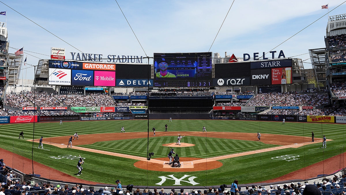 Yankees hold moment of silence before first pitch against Rays in honor of fallen NYPD officer