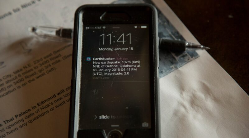 Your phone predicts an earthquake