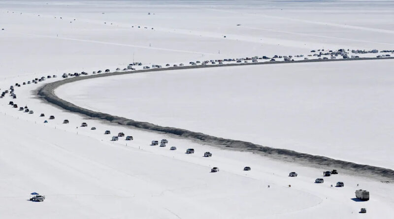 Driver attempting to set a record at Utah’s Bonneville Salt Flats dies after losing control