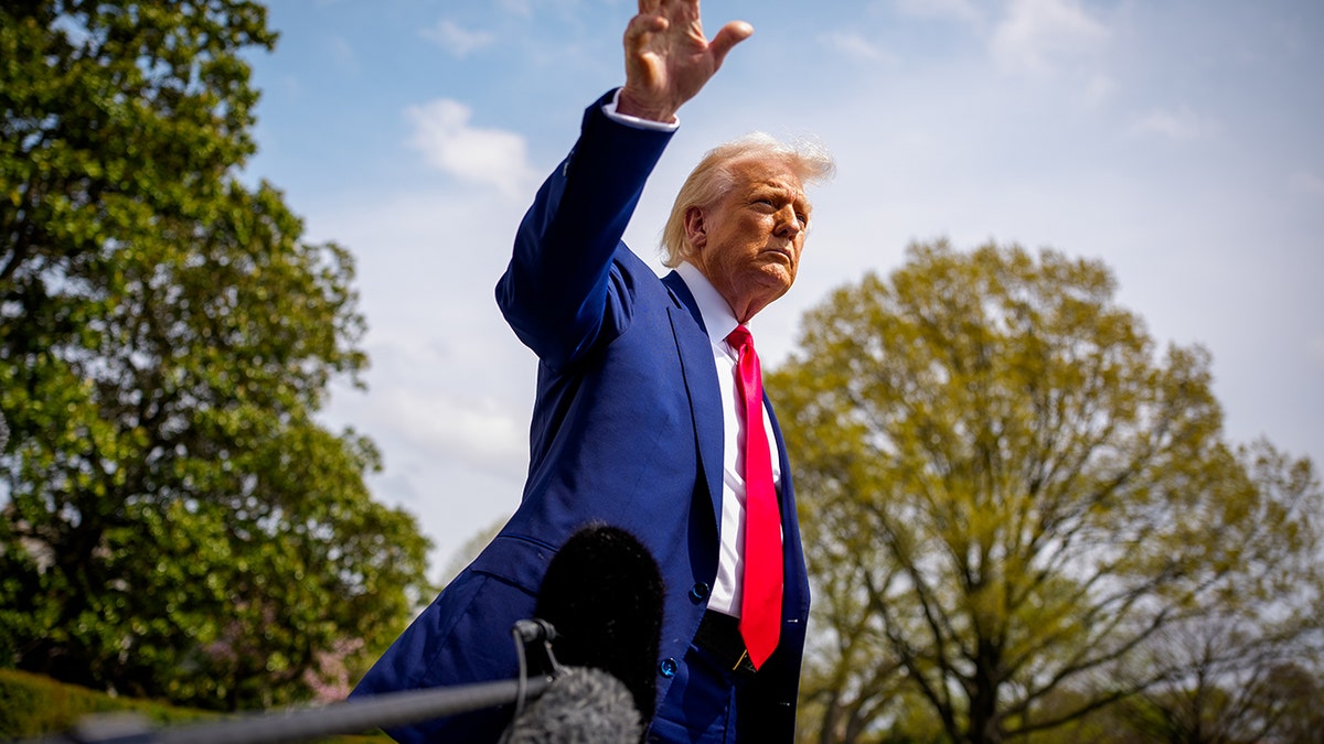 Trump Clashes With Reporter Over Tariffs, Citing Pandemic and ‘Fighting Lunatics’