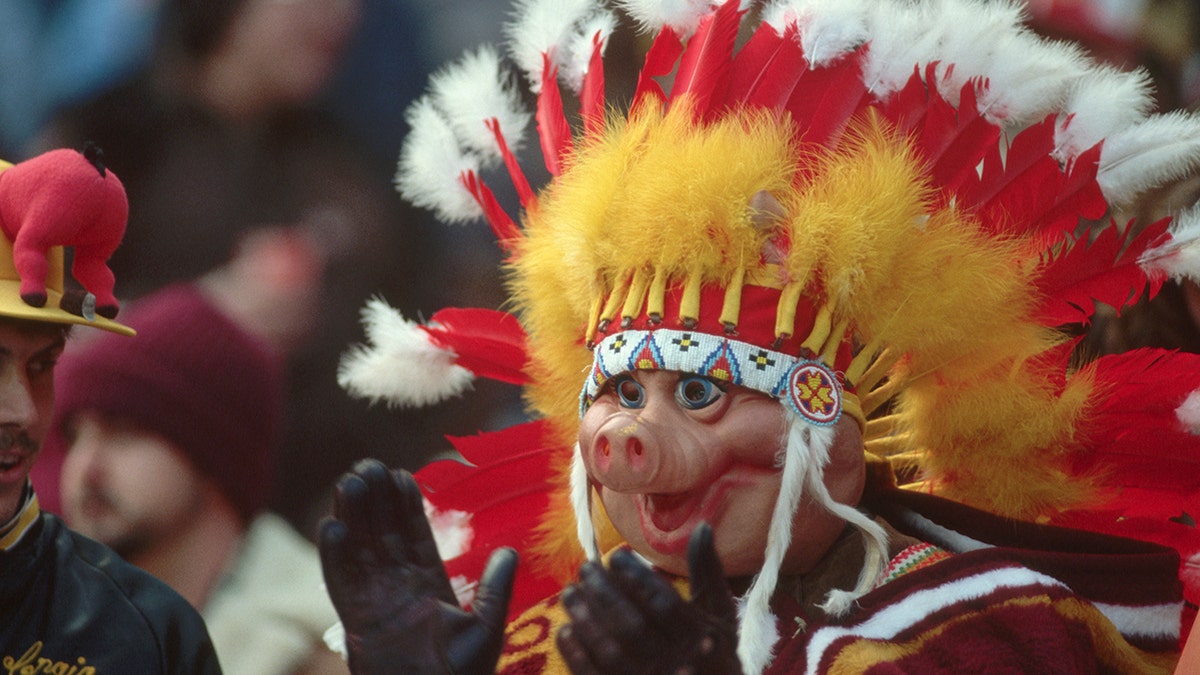 Trump rips Washington Commanders as ‘not a good name,’ again calls for return to Redskins’ identity